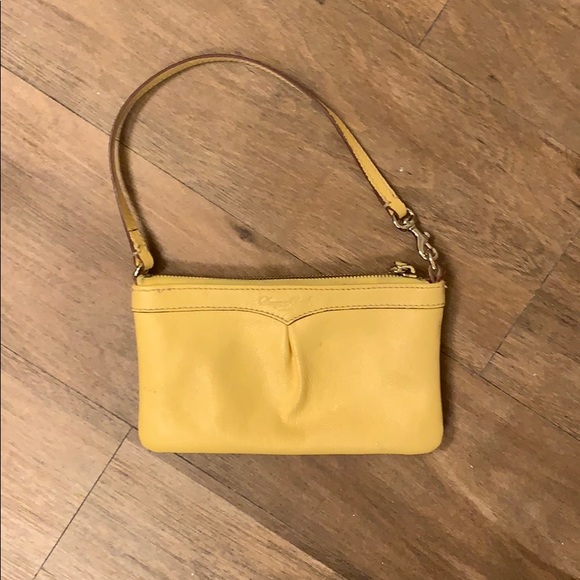 Dooney & Bourke sunshine yellow wristlet - Picture 2 of 6